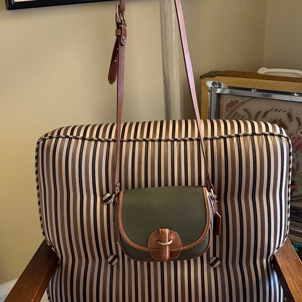 Vintage Coach Cassidy mini bag 4204 olive green w/tan Dakota collection-Italy